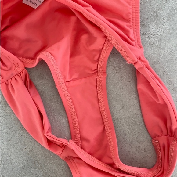 L*SPACE STRAPLESS PINK BIKINI - Picture 8 of 11
